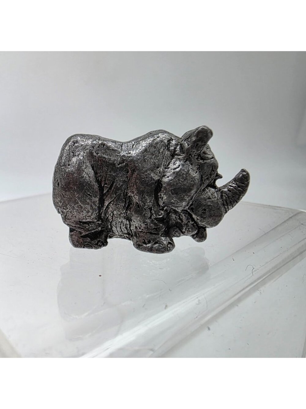 Small Pewter Rhinoceros Figurine Handcrafted For Display Or Collectors 1.5" - Picture 1 of 8